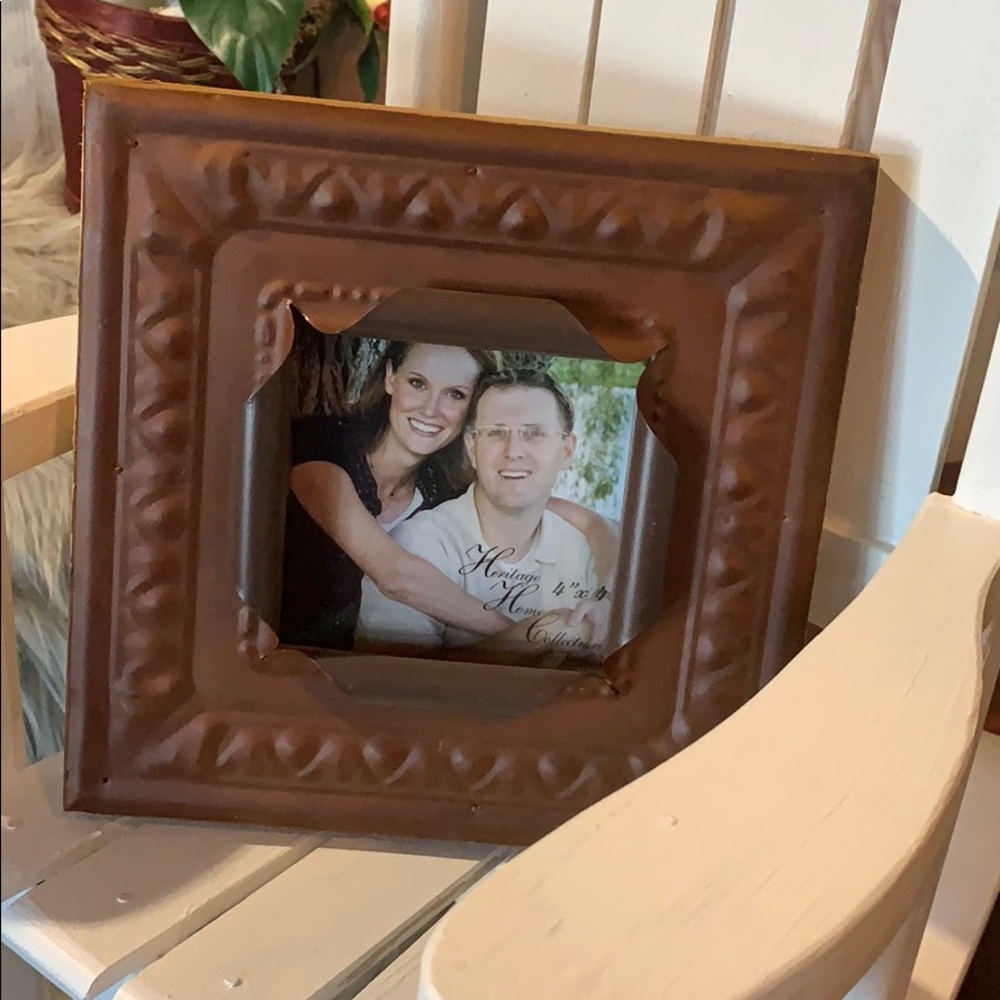 New metal 4x4 picture frame rust color